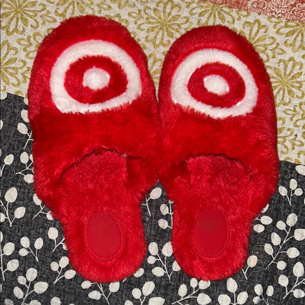 Target 360 member’s fuzzy special edition Slippers size XL